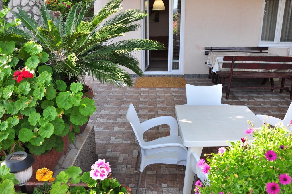 Comfort Apartments Bar Exterior foto